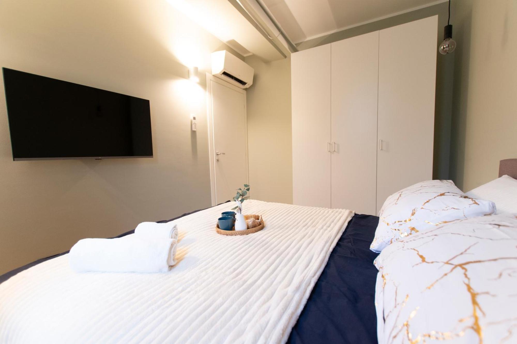 Апартаменты Ihost Luxury -Free Parking- Plana 6 Милан Экстерьер фото